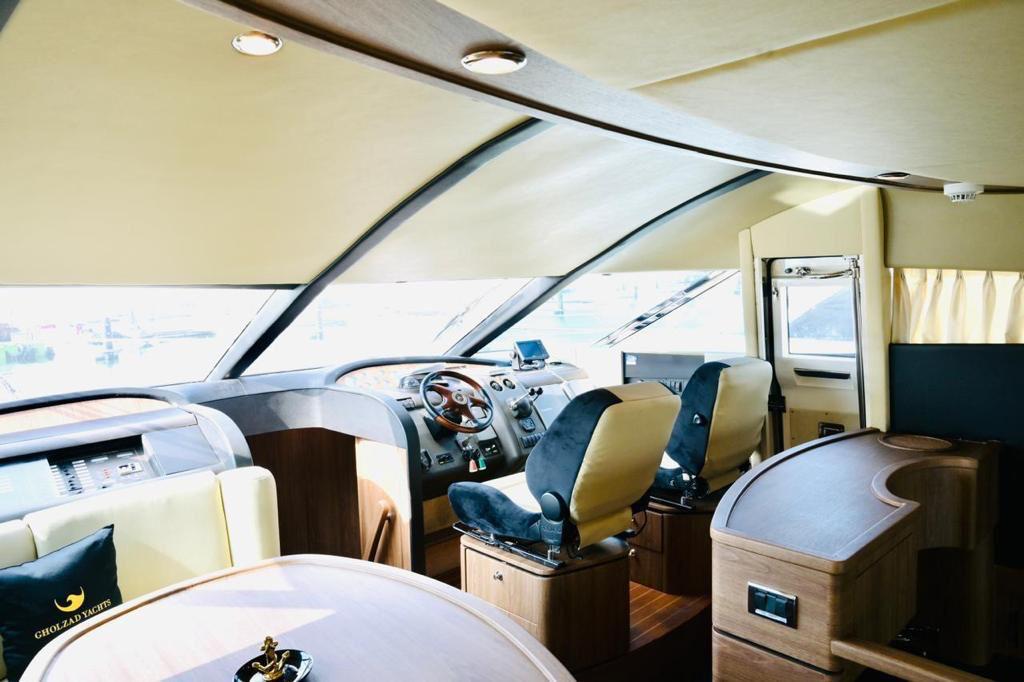 Luxury 65ft Fly Bridge Yacht Charter 28 guests - Dubai Harbour Yacht Cruise. 𝕋𝕙𝕖 𝕐𝕒𝕔𝕙𝕥 𝔾𝕦𝕪 𝔻𝕦𝕓𝕒𝕚