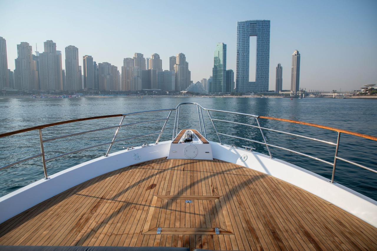 64ft Luxury Vogue Yacht Dubai Harbour. 18 Guests | 𝕋𝕙𝕖 𝕐𝕒𝕔𝕙𝕥 𝔾𝕦𝕪 𝔻𝕦𝕓𝕒𝕚