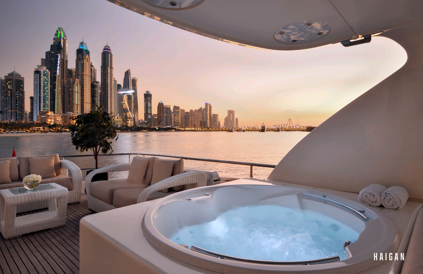 Haigan Yacht 92ft - Luxury Yacht Charter Dubai, 25 pax - Dubai Marina. 𝕋𝕙𝕖 𝕐𝕒𝕔𝕙𝕥 𝔾𝕦𝕪 𝔻𝕦𝕓𝕒𝕚