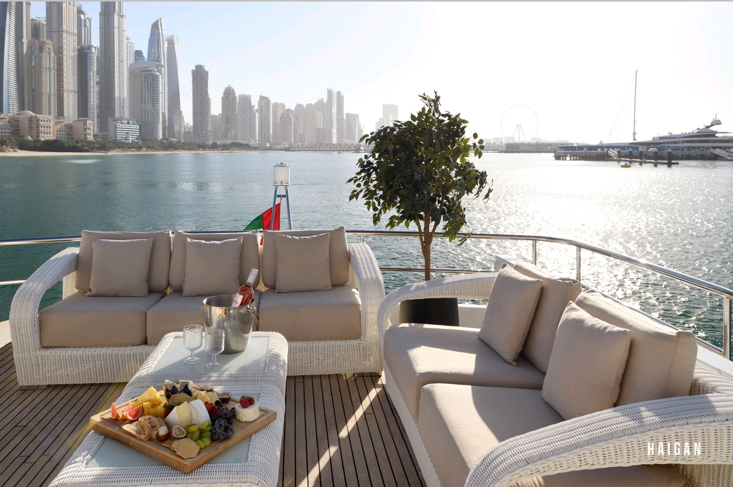 Haigan Yacht 92ft - Luxury Yacht Charter Dubai, 25 pax - Dubai Marina. 𝕋𝕙𝕖 𝕐𝕒𝕔𝕙𝕥 𝔾𝕦𝕪 𝔻𝕦𝕓𝕒𝕚