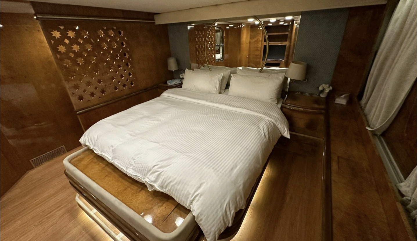 Mazayel 135ft Mega Yacht, 150 guests - Dubai Harbour Yacht Charter, Yacht Party Dubai 𝕋𝕙𝕖 𝕐𝕒𝕔𝕙𝕥 𝔾𝕦𝕪 𝔻𝕦𝕓𝕒𝕚