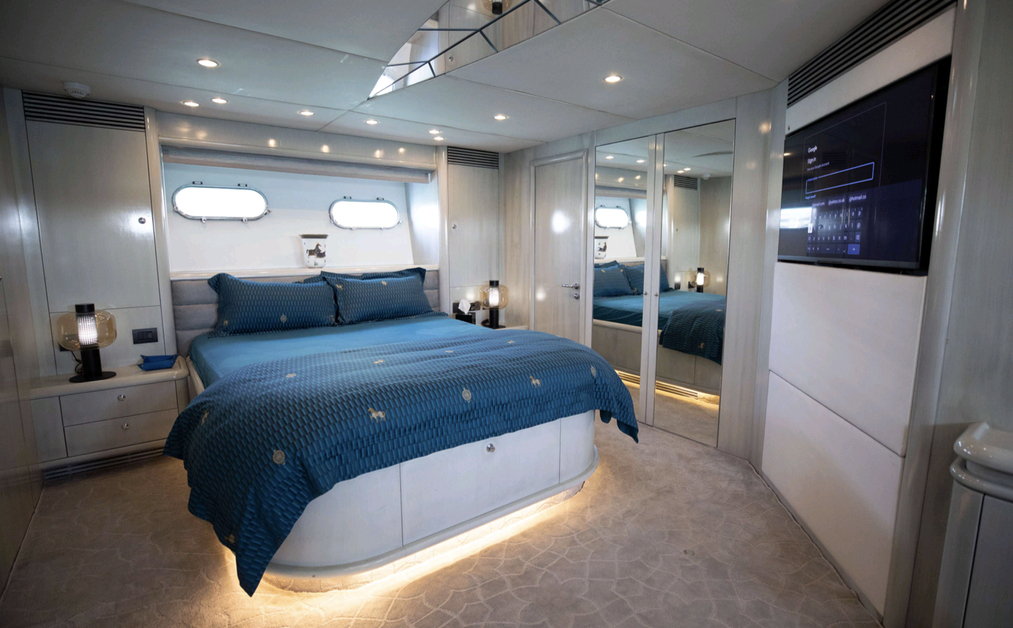92ft UD30 Luxury Mega Yacht Sunseeker Vessel, 20 pax - ๐๐๐ ๐๐๐๐๐ฅ ๐พ๐ฆ๐ช ๐ป๐ฆ๐๐๐
