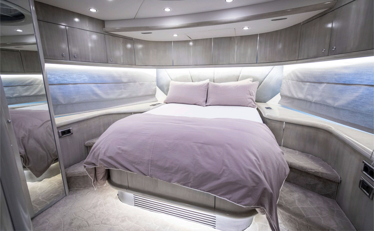 92ft UD30 Luxury Mega Yacht Sunseeker Vessel, 20 pax - ๐๐๐ ๐๐๐๐๐ฅ ๐พ๐ฆ๐ช ๐ป๐ฆ๐๐๐