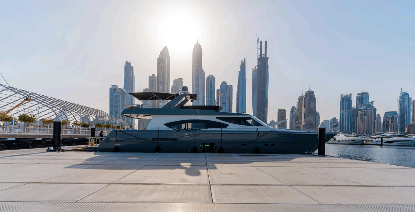 Arabella Luxurious 88ft Yacht, 40 guests. Luxury Yacht Charter Dubai. Dubai Harbour Yacht Cruise. 𝕋𝕙𝕖 𝕐𝕒𝕔𝕙𝕥 𝔾𝕦𝕪 𝔻𝕦𝕓𝕒𝕚