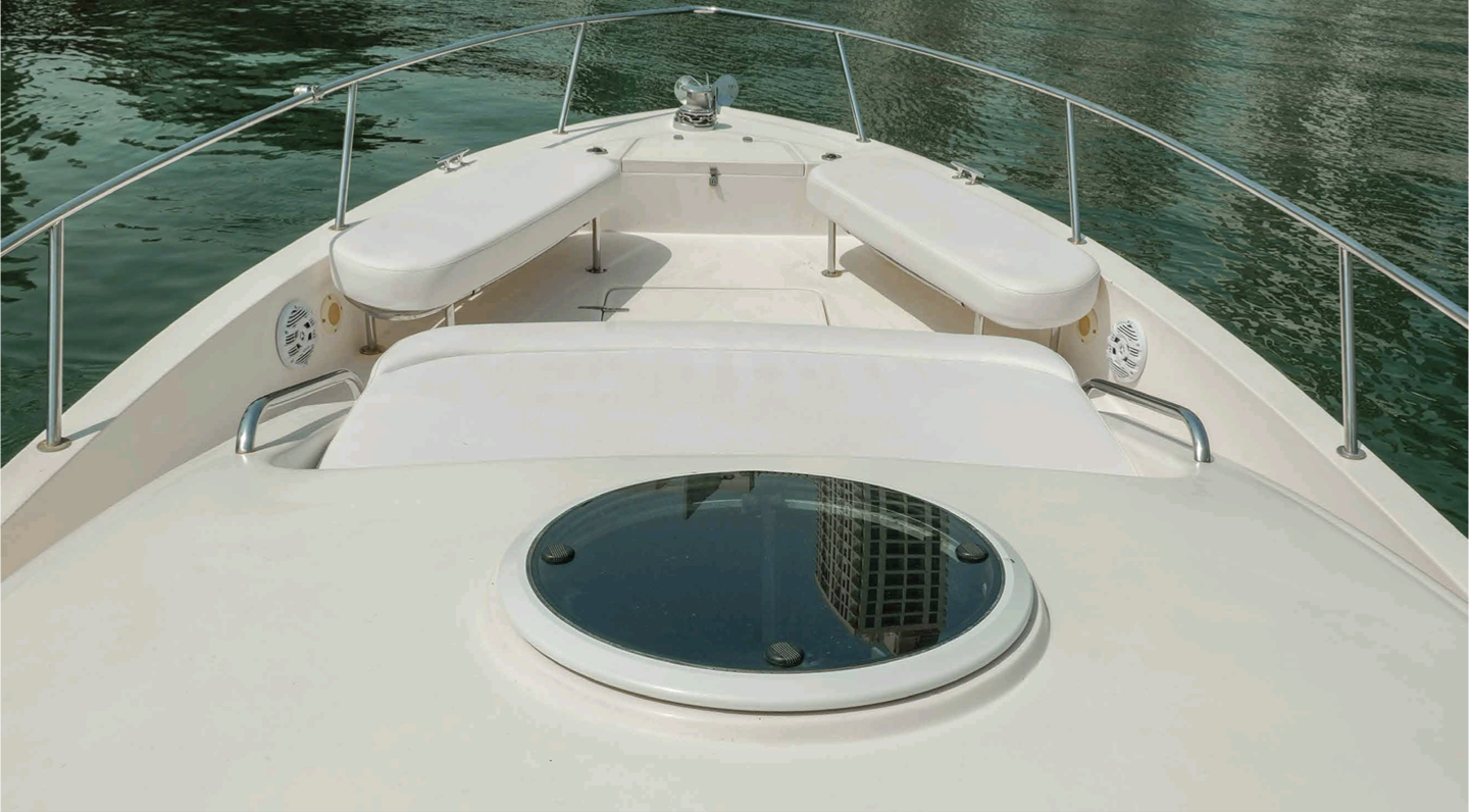 36ft Speed Boat / Fishing / Charter / Watersports / Dubai Marina Cruise - 10 guests. 𝕋𝕙𝕖 𝕐𝕒𝕔𝕙𝕥 𝔾𝕦𝕪 𝔻𝕦𝕓𝕒𝕚