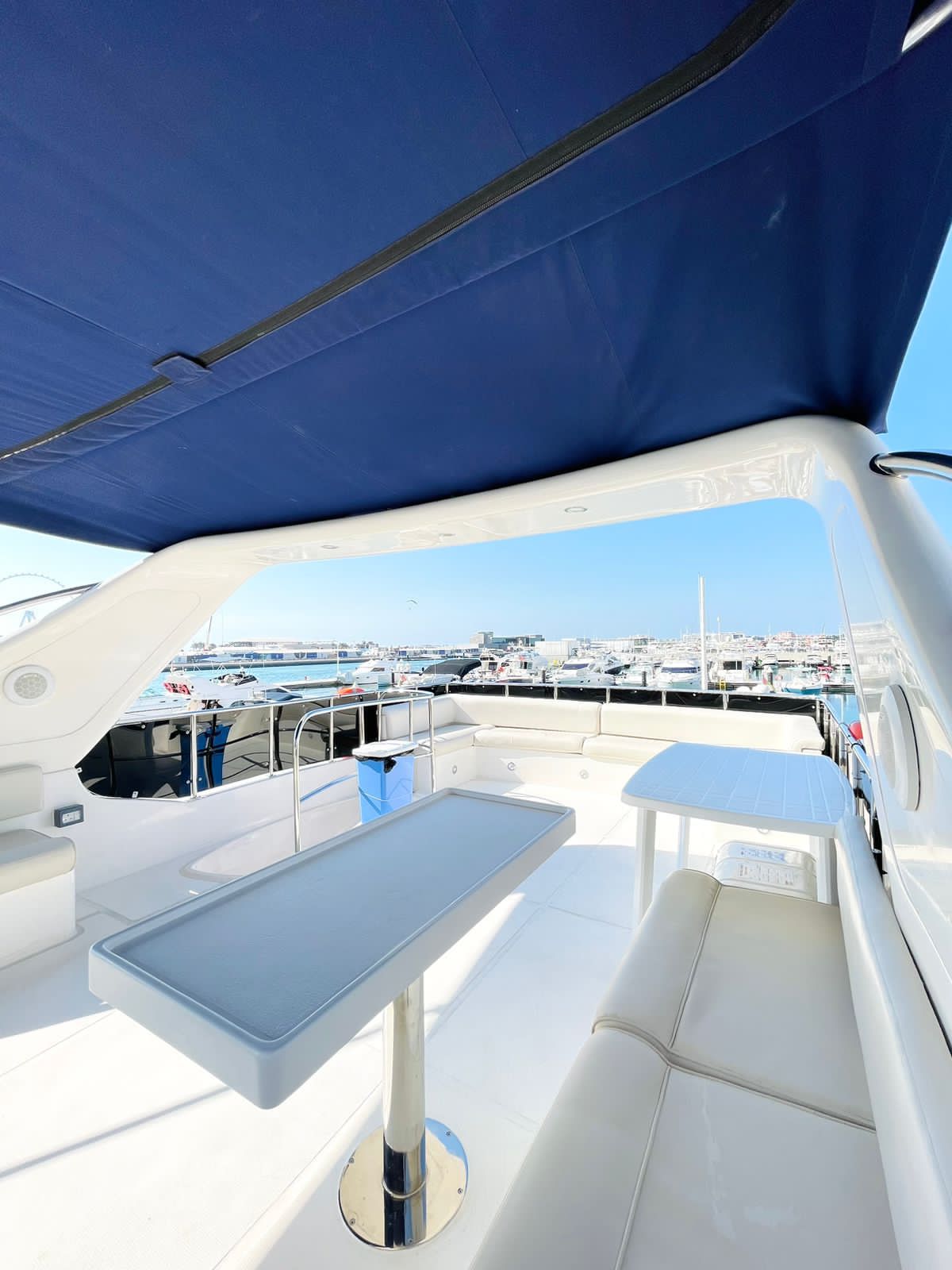 70ft Majesty Fly Bridge Yacht, 35 guests | Dubai Yacht Tour - 𝕋𝕙𝕖 𝕐𝕒𝕔𝕙𝕥 𝔾𝕦𝕪 𝔻𝕦𝕓𝕒𝕚