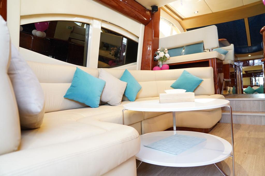 53ft Fly Bridge Yacht Cruise Dubai Harbour 12 guests. 𝕋𝕙𝕖 𝕐𝕒𝕔𝕙𝕥 𝔾𝕦𝕪 𝔻𝕦𝕓𝕒𝕚