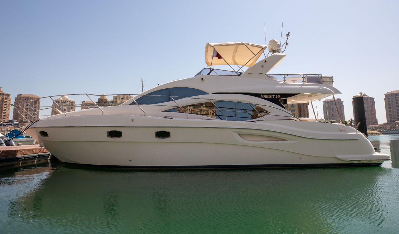 53ft Fly Bridge Yacht Cruise Dubai Harbour 12 guests. 𝕋𝕙𝕖 𝕐𝕒𝕔𝕙𝕥 𝔾𝕦𝕪 𝔻𝕦𝕓𝕒𝕚