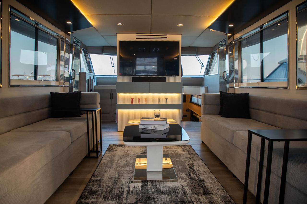 64ft Luxury Vogue Yacht Dubai Harbour. 18 Guests | 𝕋𝕙𝕖 𝕐𝕒𝕔𝕙𝕥 𝔾𝕦𝕪 𝔻𝕦𝕓𝕒𝕚