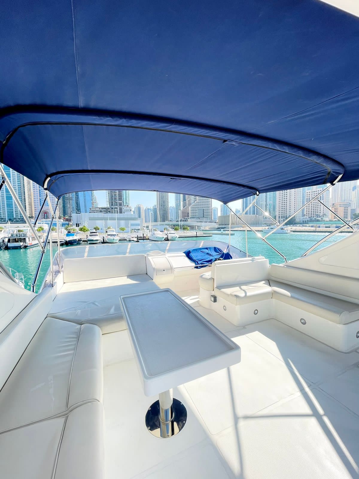 70ft Majesty Fly Bridge Yacht, 35 guests | Dubai Yacht Tour - 𝕋𝕙𝕖 𝕐𝕒𝕔𝕙𝕥 𝔾𝕦𝕪 𝔻𝕦𝕓𝕒𝕚