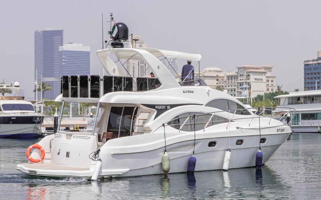 53ft Fly Bridge Yacht, Charter from Dubai Harbour 20pax (1 hour)